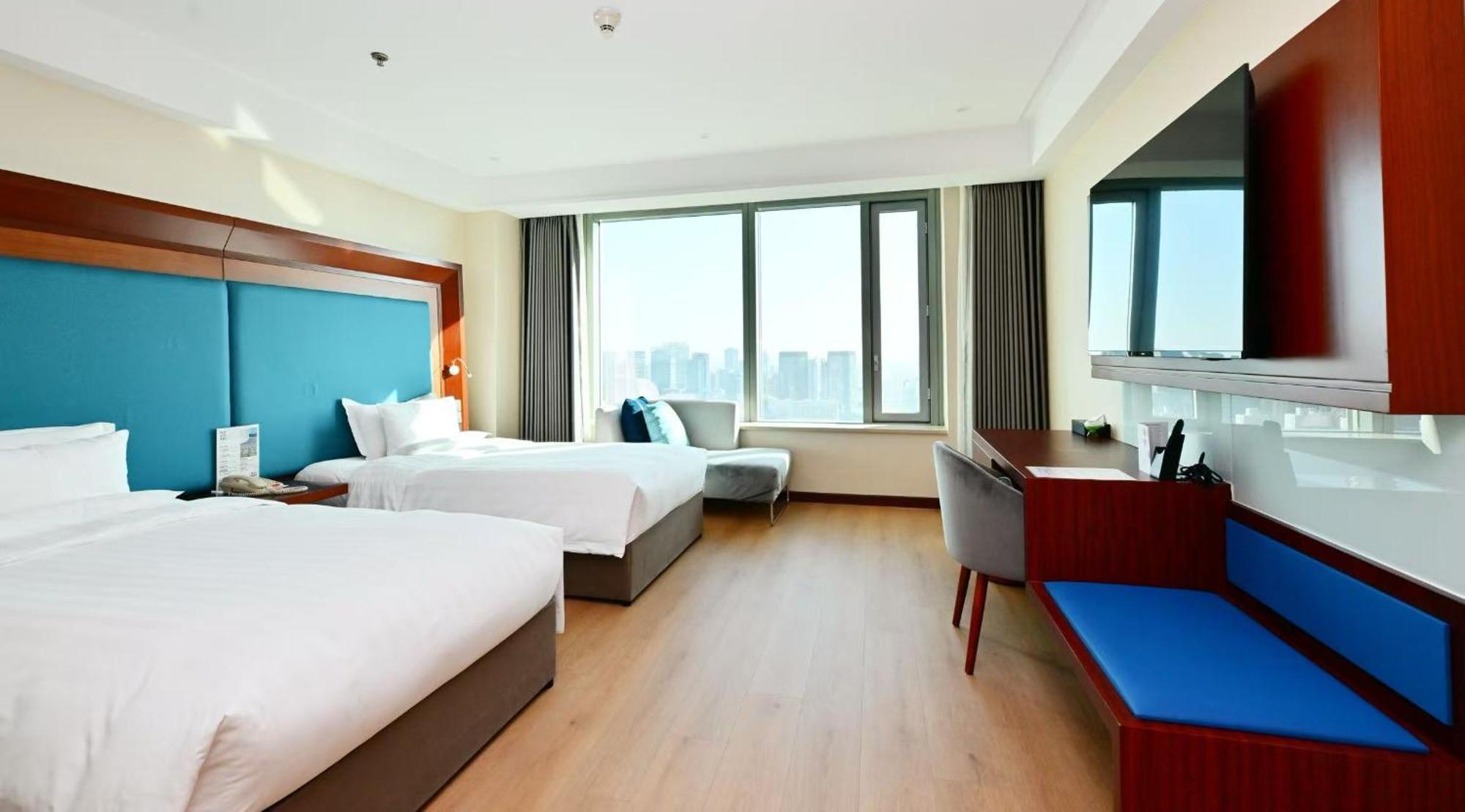 Novotel Atlantis Shanghai - Breakfast In The Clouds With River View In The Revolving Restaurant & 24Hours Free Self-Laundry Xangai Exterior foto