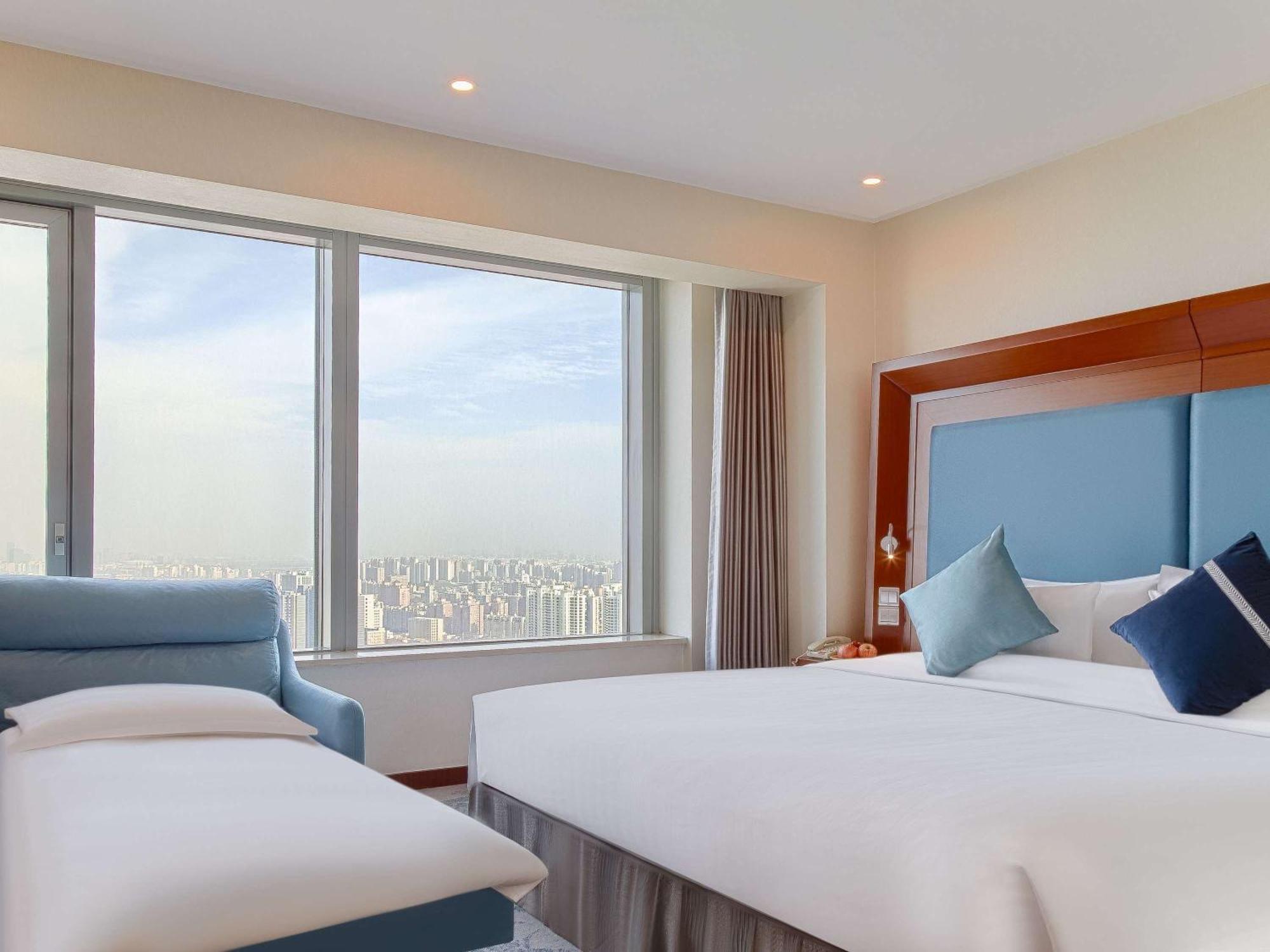 Novotel Atlantis Shanghai - Breakfast In The Clouds With River View In The Revolving Restaurant & 24Hours Free Self-Laundry Xangai Exterior foto
