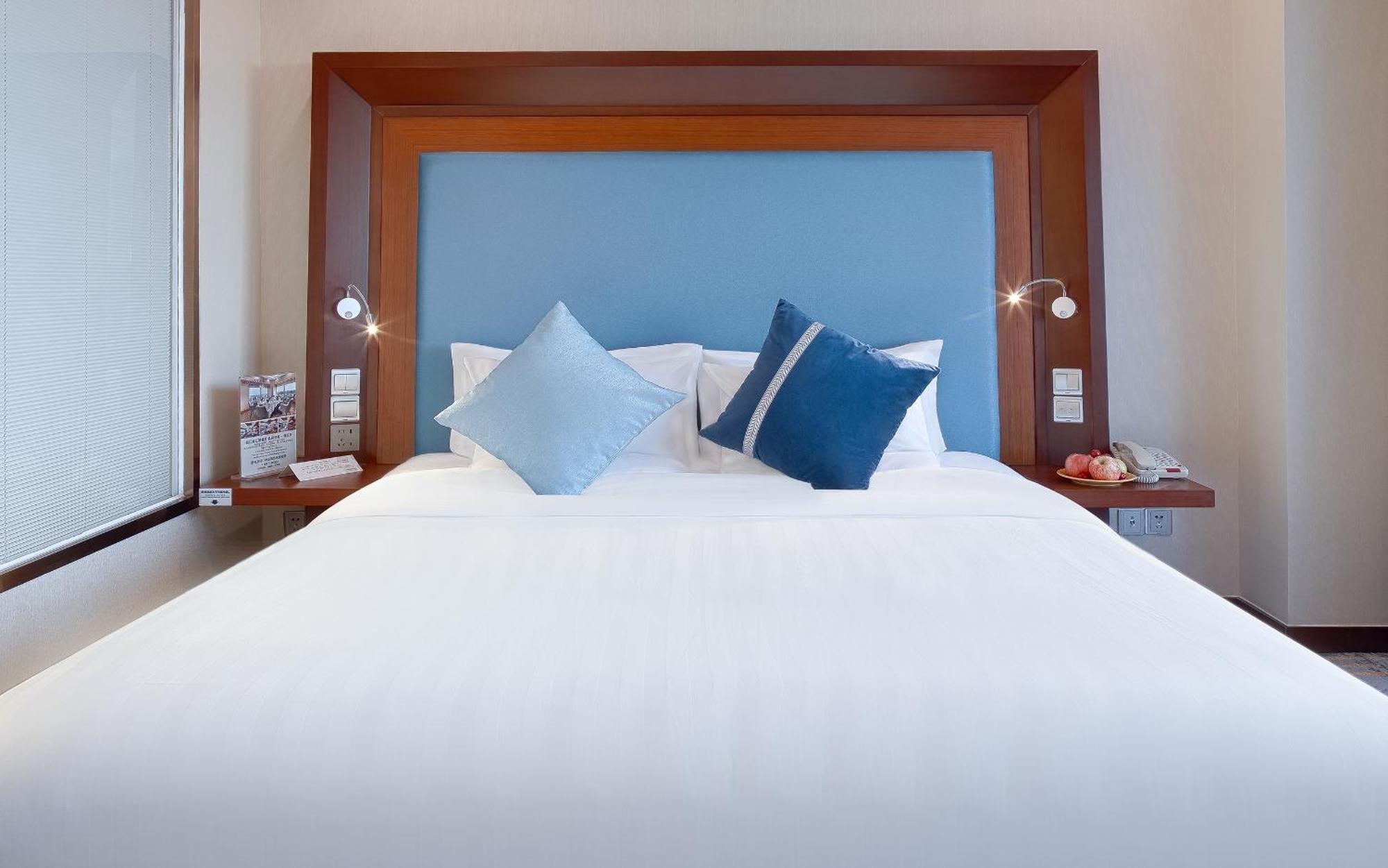 Novotel Atlantis Shanghai - Breakfast In The Clouds With River View In The Revolving Restaurant & 24Hours Free Self-Laundry Xangai Exterior foto
