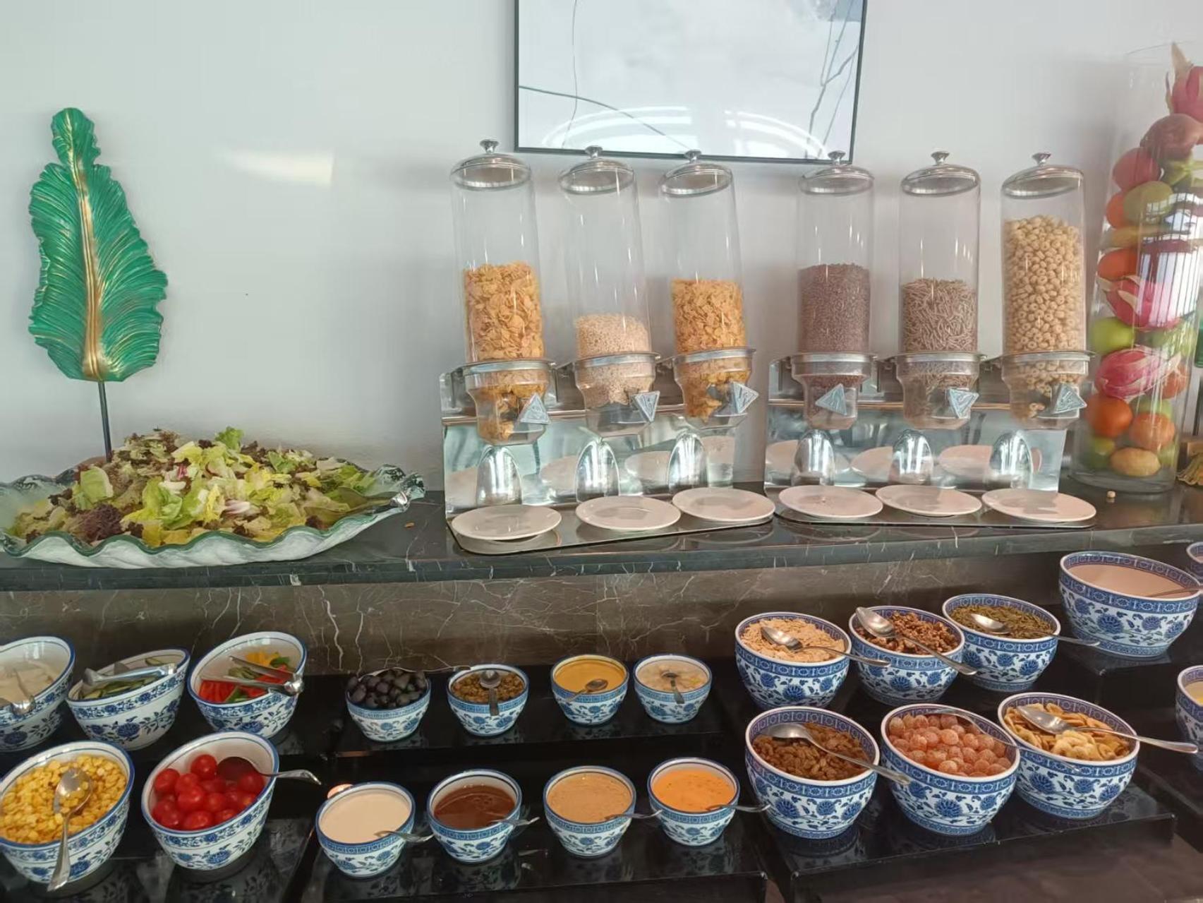 Novotel Atlantis Shanghai - Breakfast In The Clouds With River View In The Revolving Restaurant & 24Hours Free Self-Laundry Xangai Exterior foto