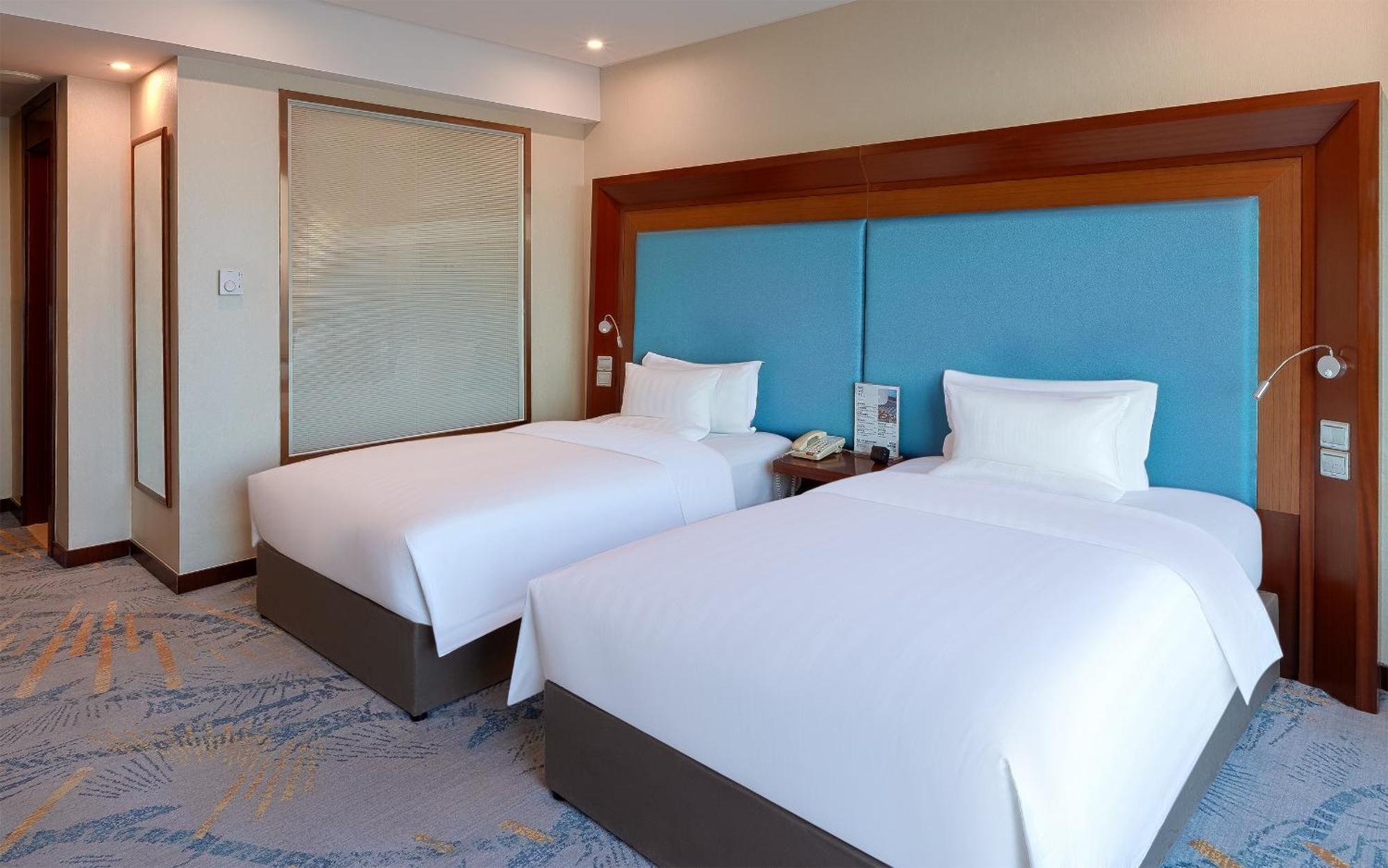 Novotel Atlantis Shanghai - Breakfast In The Clouds With River View In The Revolving Restaurant & 24Hours Free Self-Laundry Xangai Exterior foto
